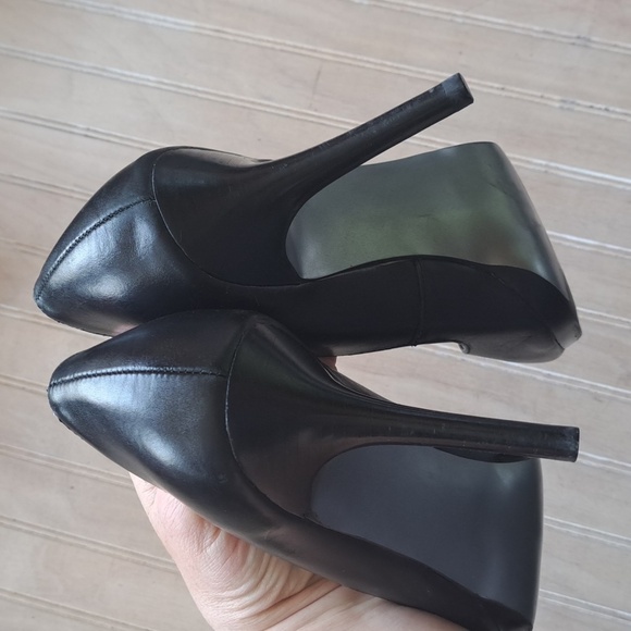 Tahari “Flynn” Black Leather High Heel Pumps Stiletto CLASSY Minimalistic - Picture 5 of 12